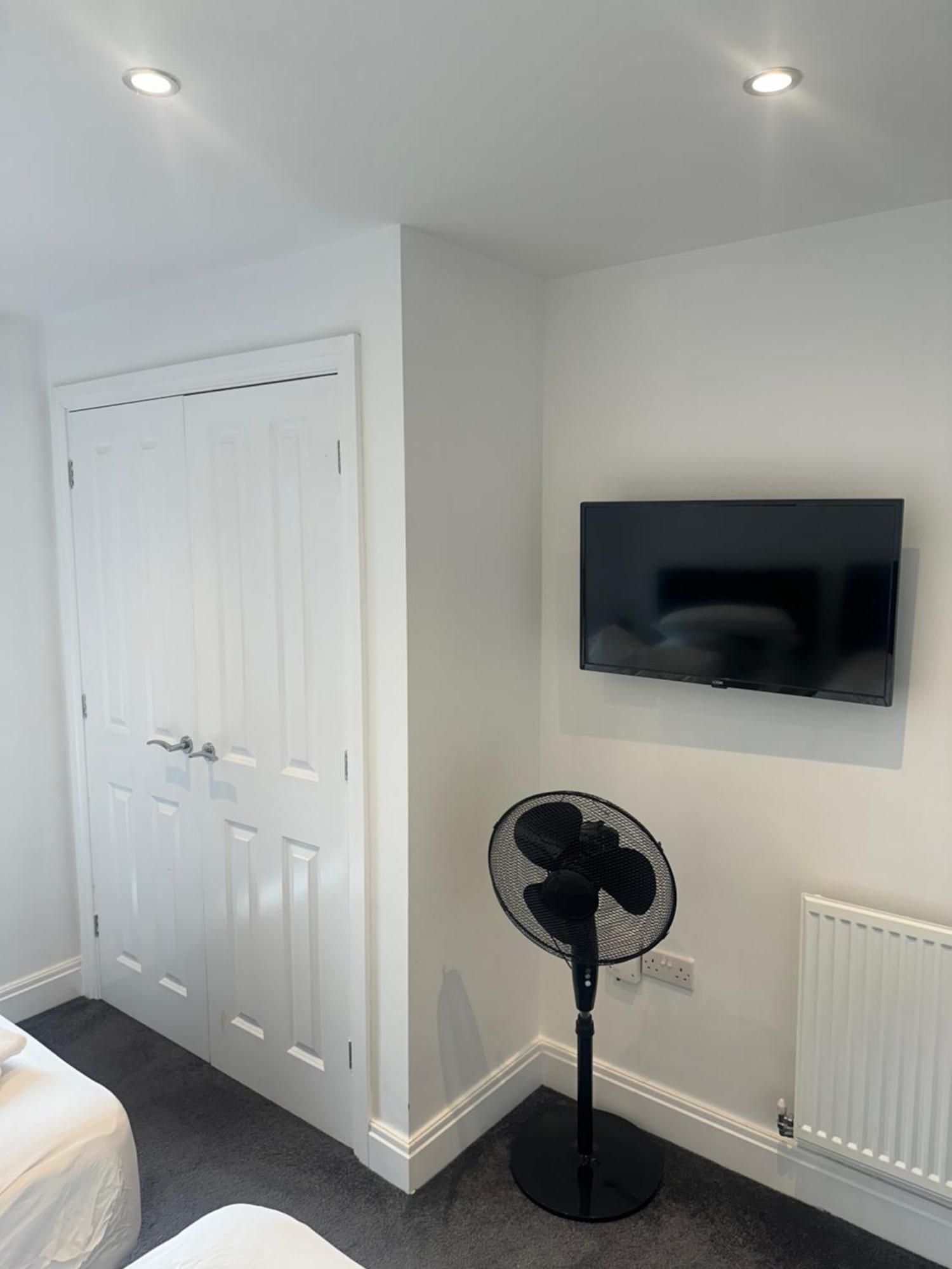 Luxury 2 Bedroom Northampton Townhouse With Balcony Exterior foto